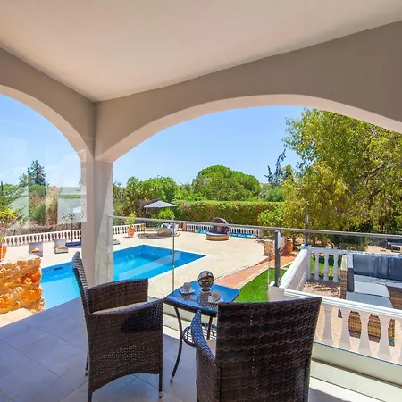Villa In Lagoa Near Praia Da Marinha