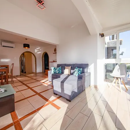 Villa Villa In Lagoa Near Praia Da Marinha Lagoa (Algarve)